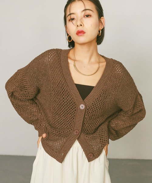 BAYFLOW（ベイフロー）の「[羽織としても活躍]ショートメッシュニットカーディガン（カーディガン/ボレロ・レディース・ブラウン/グリーン/レッド/ブラック・FREE）」の3枚目の写真