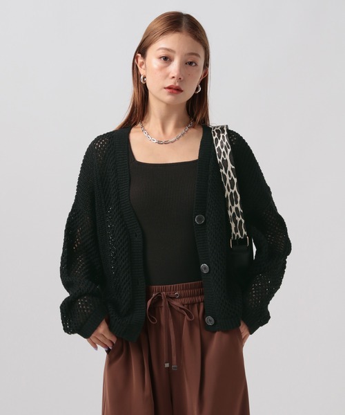 BAYFLOW（ベイフロー）の「[羽織としても活躍]ショートメッシュニットカーディガン（カーディガン/ボレロ・レディース・ブラウン/グリーン/レッド/ブラック・FREE）」の2枚目の写真