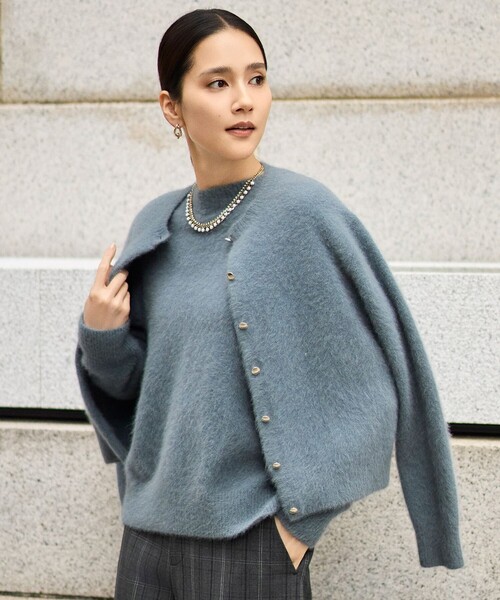 自由区(ジユウク)の「ヘアリーフォックス カーディガン(カーディガン/ボレロ・レディース・ブラック系/ブルー系/ブラウン系・46/44)」の3枚目の写真