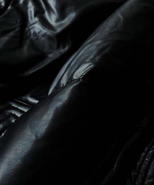 AO2（アオズ）の「faux leather puffer jacket / フェイクレザーダウンジャケット（ダウンジャケット/コート・レディース・グレー/ブラック・FREE）」の8枚目の写真