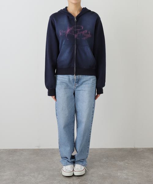 JOINT WORKS（ジョイントワークス）の「タトゥーグラフィック サンフェードフーディー / Tattoo Graphic Sun-faded Hoodie（パーカー・レディース・カーキ/ネイビー/レッド・FREE）」の4枚目の写真