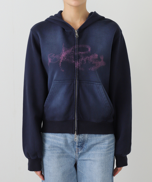 JOINT WORKS（ジョイントワークス）の「タトゥーグラフィック サンフェードフーディー / Tattoo Graphic Sun-faded Hoodie（パーカー・レディース・カーキ/ネイビー/レッド・FREE）」の5枚目の写真