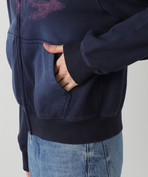 JOINT WORKS（ジョイントワークス）の「タトゥーグラフィック サンフェードフーディー / Tattoo Graphic Sun-faded Hoodie（パーカー・レディース・カーキ/ネイビー/レッド・FREE）」の10枚目の写真