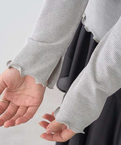 earth music&ecology（アースミュージックアンドエコロジー）の「ラメテレコボートネックプルオーバー（Tシャツ/カットソー・レディース・ベージュ/アイボリー/ブラック/グレー・M/S）」の9枚目の写真