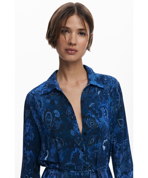 Desigual(デシグアル)の「ペイズリー柄シャツカラーロングドレス長袖ウエストタイ付き(ワンピース・レディース・ブルー・S/M/L/XL/XS)」の3枚目の写真