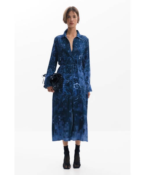 Desigual(デシグアル)の「ペイズリー柄シャツカラーロングドレス長袖ウエストタイ付き(ワンピース・レディース・ブルー・S/M/L/XL/XS)」の4枚目の写真