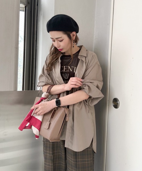 Green　Parks（グリーンパークス）の「イージーケア袖シャーリングシャツ（シャツ/ブラウス・レディース・ベージュ/チャコールグレー/ブラウン/グリーン/サックスブルー・FREE）」の7枚目の写真