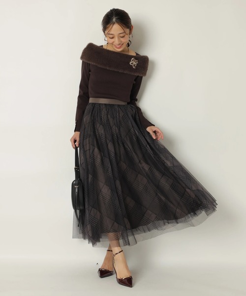 JUSGLITTY（ジャスグリッティー）の「ファーリーオフショルニット（ニット/セーター・レディース・オフホワイト/ブラウン/ブラック/ピンク系その他・2）」の16枚目の写真