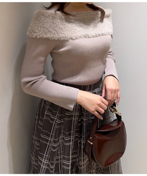 新品タグ付　ジャスグリッティ　ファーリーオフショルニット ファーリーオフショルニット（ニット/セーター）｜JUSGLITTY（ジャス