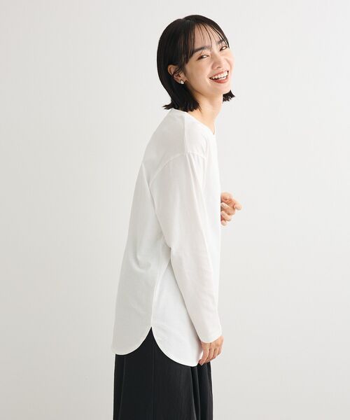 Green　Parks（グリーンパークス）の「【WEB限定】裾ラウンドホワイトインナー（Tシャツ/カットソー・レディース・オフホワイト・MEDIUM/LARGE）」の18枚目の写真