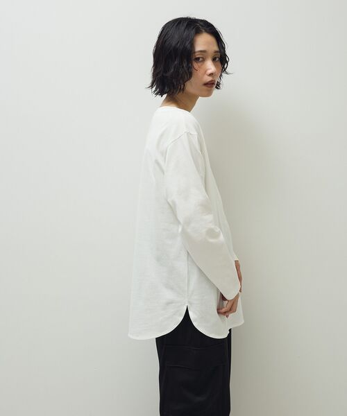Green Parks(グリーンパークス)の「【WEB限定】裾ラウンドホワイトインナー(Tシャツ/カットソー・レディース・オフホワイト・MEDIUM/LARGE)」の20枚目の写真