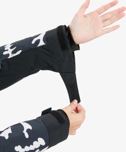 ROXY（ロキシー）の「FREE JET JK ロキシースキースノーボードジャケット（マウンテンパーカー・レディース・ブラック・X-SMALL/SMALL/MEDIUM/LARGE）」の3枚目の写真