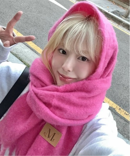 MUCENT（ムセント）の「◇MUCENT◇ブランド直輸入正規品/MUCENT シグネチャー マフラー MUCENT SIGNATURE MUFFLER（マフラー・レディース・アイボリー/ブルー系その他/ピンク/ブルー/ミント/グリーン系その他/グリーン/ピンク系その他/ライトブルー/カーキ/ブラック/グレー・FREE）」の12枚目の写真