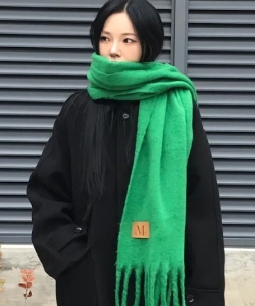 MUCENT（ムセント）の「◇MUCENT◇ブランド直輸入正規品/MUCENT シグネチャー マフラー MUCENT SIGNATURE MUFFLER（マフラー・レディース・アイボリー/ブルー系その他/ピンク/ブルー/ミント/グリーン系その他/グリーン/ピンク系その他/ライトブルー/カーキ/ブラック/グレー・FREE）」の6枚目の写真