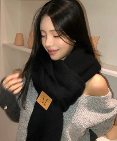 MUCENT（ムセント）の「◇MUCENT◇ブランド直輸入正規品/MUCENT シグネチャー マフラー MUCENT SIGNATURE MUFFLER（マフラー・レディース・アイボリー/ブルー系その他/ピンク/ブルー/ミント/グリーン系その他/グリーン/ピンク系その他/ライトブルー/カーキ/ブラック/グレー・FREE）」の3枚目の写真