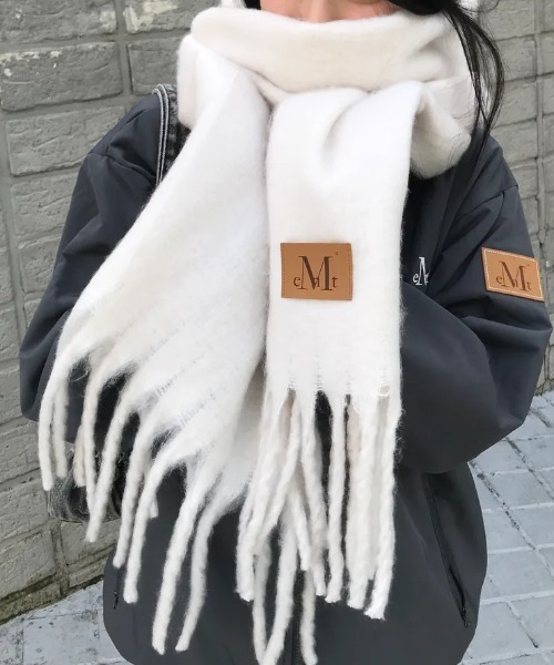 MUCENT（ムセント）の「◇MUCENT◇ブランド直輸入正規品/MUCENT シグネチャー マフラー MUCENT SIGNATURE MUFFLER（マフラー・レディース・アイボリー/ブルー系その他/ピンク/ブルー/ミント/グリーン系その他/グリーン/ピンク系その他/ライトブルー/カーキ/ブラック/グレー・FREE）」の14枚目の写真