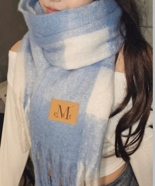 MUCENT（ムセント）の「◇MUCENT◇ブランド直輸入正規品/MUCENT シグネチャー マフラー MUCENT SIGNATURE MUFFLER（マフラー・レディース・アイボリー/ブルー系その他/ピンク/ブルー/ミント/グリーン系その他/グリーン/ピンク系その他/ライトブルー/カーキ/ブラック/グレー・FREE）」の17枚目の写真