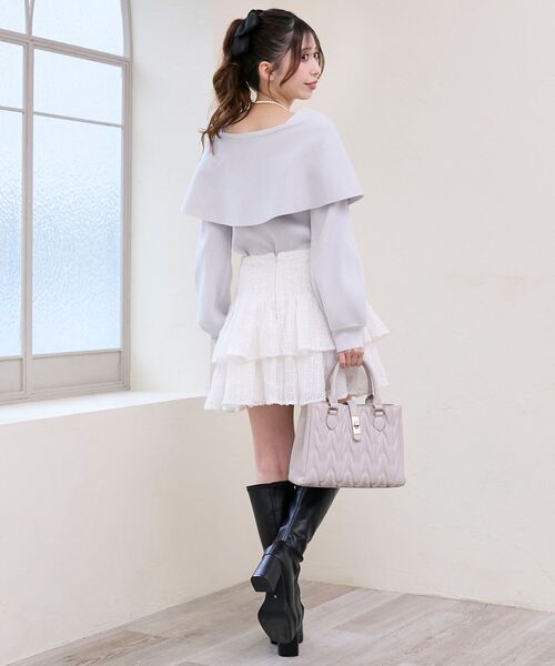 MAJESTIC LEGON(マジェスティックレゴン)の「ビジューリボンオフショルニット(ニット/セーター・レディース・ピンク/ボルドー/アイボリー/ブラック/グレー/ブラック系その他/ライトグレー・MEDIUM)」の8枚目の写真