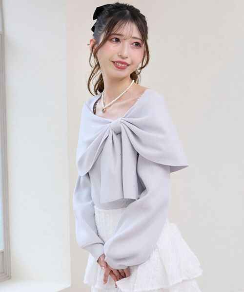 MAJESTIC LEGON(マジェスティックレゴン)の「ビジューリボンオフショルニット(ニット/セーター・レディース・ピンク/ボルドー/アイボリー/ブラック/グレー/ブラック系その他/ライトグレー・MEDIUM)」の10枚目の写真