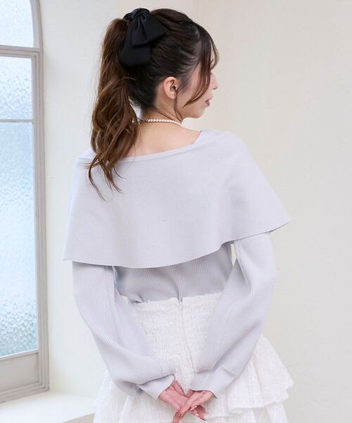 MAJESTIC LEGON(マジェスティックレゴン)の「ビジューリボンオフショルニット(ニット/セーター・レディース・ピンク/ボルドー/アイボリー/ブラック/グレー/ブラック系その他/ライトグレー・MEDIUM)」の11枚目の写真