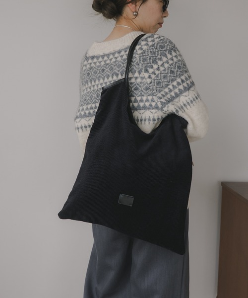 210nouve（トゥージュヌーブ）の「コーデュロイ パイピング ショルダーバッグ（ショルダーバッグ・レディース・グレー/ブラック/アイボリー/ブラウン・FREE）」の3枚目の写真