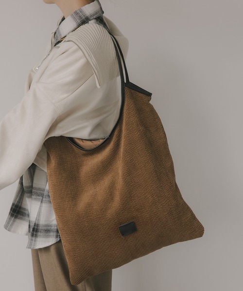 210nouve（トゥージュヌーブ）の「コーデュロイ パイピング ショルダーバッグ（ショルダーバッグ・レディース・グレー/ブラック/アイボリー/ブラウン・FREE）」の18枚目の写真