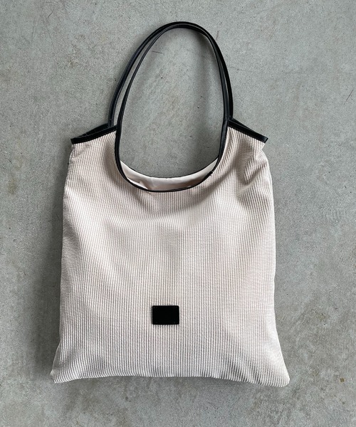 210nouve（トゥージュヌーブ）の「コーデュロイ パイピング ショルダーバッグ（ショルダーバッグ・レディース・グレー/ブラック/アイボリー/ブラウン・FREE）」の12枚目の写真