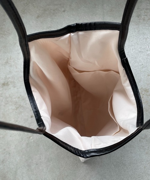 210nouve（トゥージュヌーブ）の「コーデュロイ パイピング ショルダーバッグ（ショルダーバッグ・レディース・グレー/ブラック/アイボリー/ブラウン・FREE）」の11枚目の写真