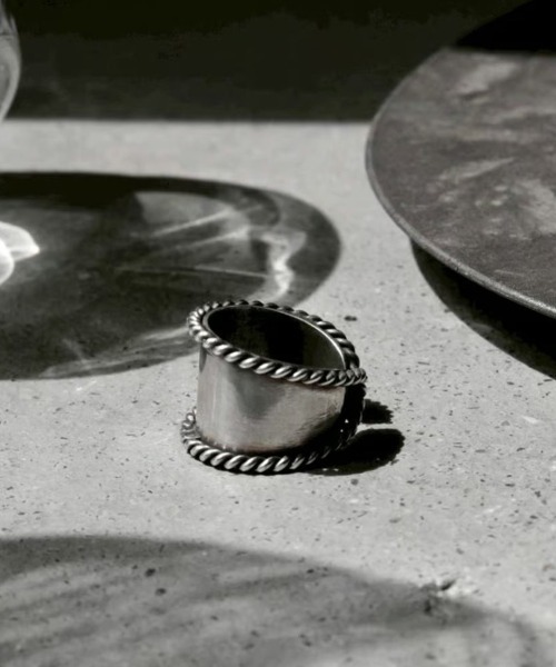 Soierie(ソワリー)の「ツイスト ショート リング / Twist short ring(リング・レディース・シルバー・FREE)」の2枚目の写真