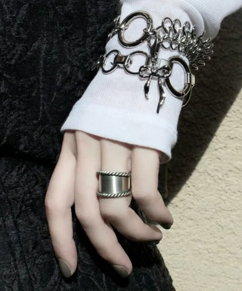 Soierie(ソワリー)の「ツイスト ショート リング / Twist short ring(リング・レディース・シルバー・FREE)」の13枚目の写真