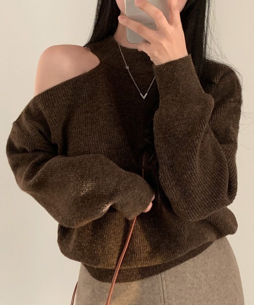 FREE STYLISTS(フリー スタイリスト)の「YUGA_YGMC Open Arms Knit Top(ニット/セーター・レディース・ホワイト/ブラウン・FREE)」の1枚目の写真