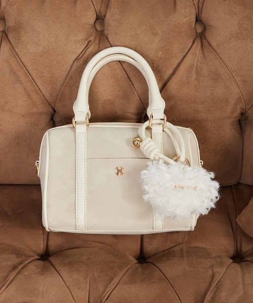 one after another NICE CLAUP（ワンアフターアナザーナイスクラップ）の「ハートチャーム付きミニボストンバッグ（ボストンバッグ・レディース・アイボリー/ブラウン系その他/キャメル・FREE）」の2枚目の写真