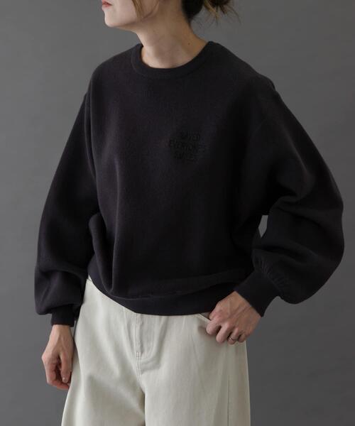 FORK&SPOON（フォークアンドスプーン）の「FORK&SPOON　エンブロイダリーロゴニットプルオーバー（ニット/セーター・レディース・グレー/ネイビー・1）」の2枚目の写真