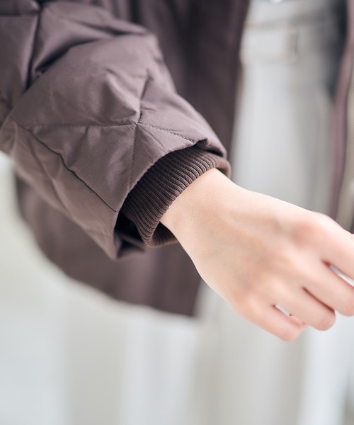 12Twelve Agenda（トゥエルブ　アジェンダ）の「ストレッチタフタノーカラーダウンコート（ダウンジャケット/コート・レディース・ブラウン/ライトグレー・M）」の7枚目の写真