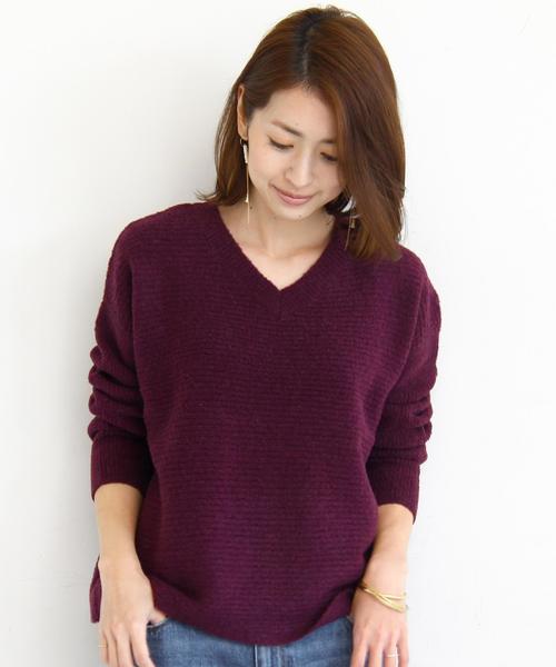 BEAUTY&YOUTH UNITED ARROWS（ビューティーアンドユースユナイテッドアローズ）の「BY ブークレVネックニット ◆（ニット/セーター・レディース・ブラウン/ワインレッド・フリー）」の2枚目の写真