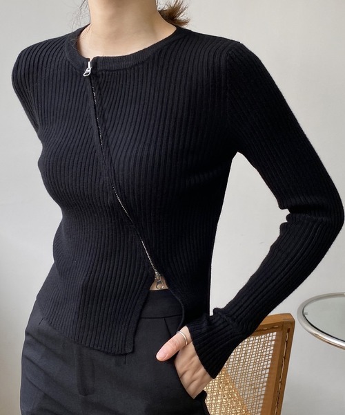 DAY CLOSET(デイ クローゼット)の「【周りと差がつく斜めジップ】長袖スラッシュ ダブルジップ スリット入り リブニットカットソー レディース(カーディガン/ボレロ・レディース・グレー/ブラック/ホワイト・FREE)」の3枚目の写真
