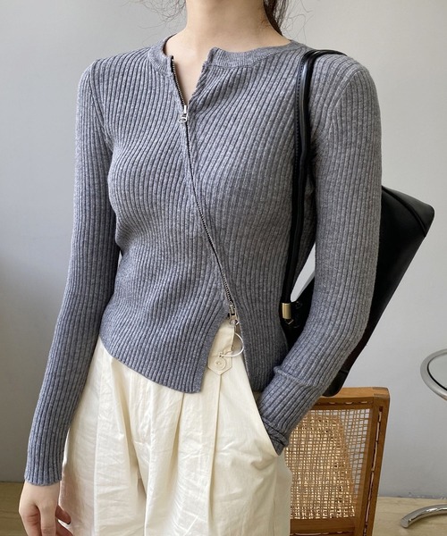 DAY CLOSET(デイ クローゼット)の「【周りと差がつく斜めジップ】長袖スラッシュ ダブルジップ スリット入り リブニットカットソー レディース(カーディガン/ボレロ・レディース・グレー/ブラック/ホワイト・FREE)」の6枚目の写真