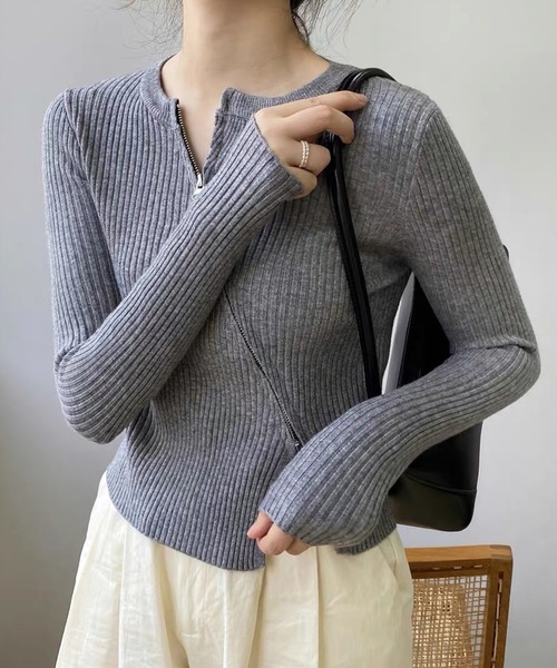 DAY CLOSET(デイ クローゼット)の「【周りと差がつく斜めジップ】長袖スラッシュ ダブルジップ スリット入り リブニットカットソー レディース(カーディガン/ボレロ・レディース・グレー/ブラック/ホワイト・FREE)」の7枚目の写真