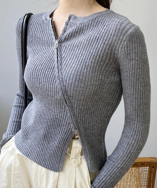 DAY CLOSET(デイ クローゼット)の「【周りと差がつく斜めジップ】長袖スラッシュ ダブルジップ スリット入り リブニットカットソー レディース(カーディガン/ボレロ・レディース・グレー/ブラック/ホワイト・FREE)」の11枚目の写真