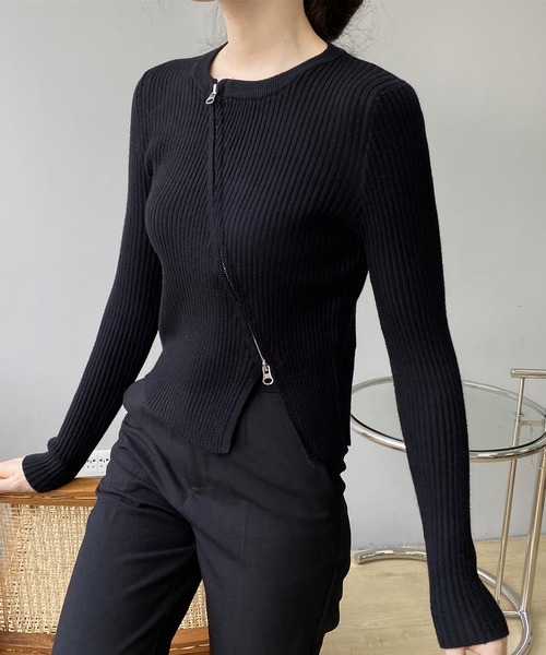 DAY CLOSET(デイ クローゼット)の「【周りと差がつく斜めジップ】長袖スラッシュ ダブルジップ スリット入り リブニットカットソー レディース(カーディガン/ボレロ・レディース・グレー/ブラック/ホワイト・FREE)」の5枚目の写真