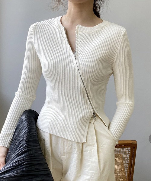 DAY CLOSET(デイ クローゼット)の「【周りと差がつく斜めジップ】長袖スラッシュ ダブルジップ スリット入り リブニットカットソー レディース(カーディガン/ボレロ・レディース・グレー/ブラック/ホワイト・FREE)」の13枚目の写真