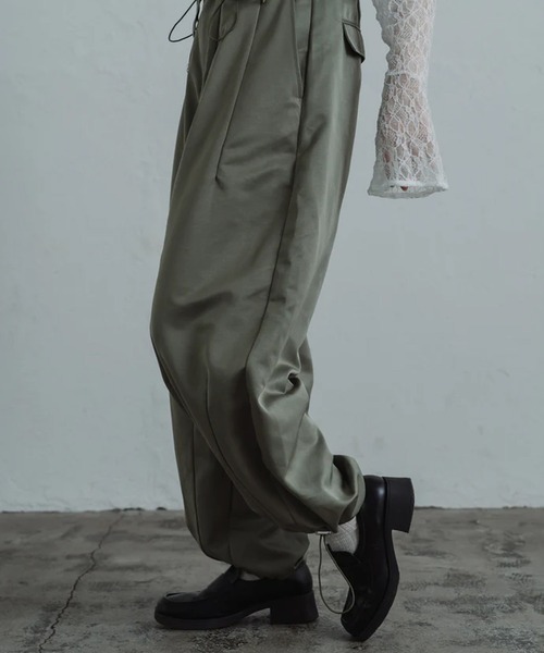 merrylatte（メリーラテ）の「twill parachute overalls（サロペット/オーバーオール・レディース・ブラック・FREE）」の8枚目の写真