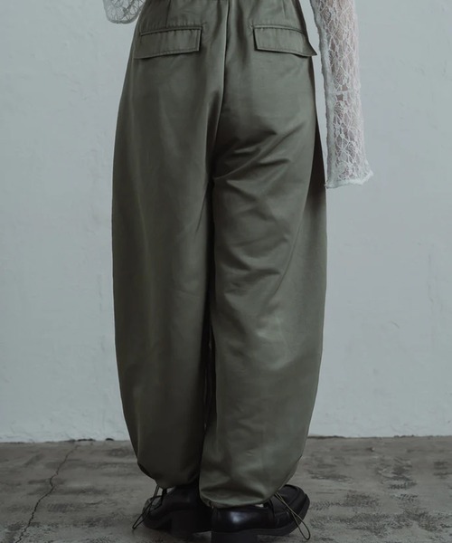 merrylatte（メリーラテ）の「twill parachute overalls（サロペット/オーバーオール・レディース・ブラック・FREE）」の7枚目の写真