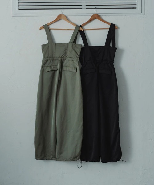 merrylatte（メリーラテ）の「twill parachute overalls（サロペット/オーバーオール・レディース・ブラック・FREE）」の2枚目の写真