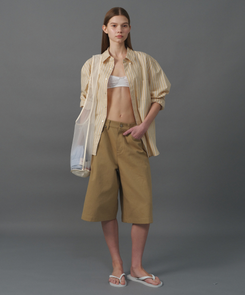 MOONSUN（ムーンサン）の「M.C UNISEX, Bermuda Carpenter Pants / Beige（その他パンツ・レディース・その他・MEDIUM/LARGE）」の2枚目の写真