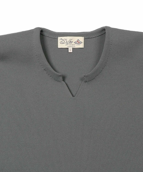 The DUFFER of ST.GEORGE（ザダファーオブセントジョージ）の「WASHABLE KEY NECK KNIT：自宅で洗える ウォッシャブル キーネックニット（ニット/セーター・メンズ・ライトグレー/ブラック/ネイビー/アッシュグレー・MEDIUM/X-LARGE/LARGE）」の6枚目の写真