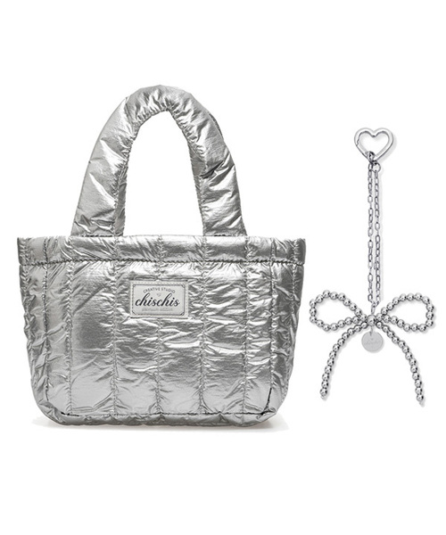 CHISCHIS（チス チス）の「[SET] CHISCHIS PADDING BAG_SILVER + RIBBON HEART CHARM（トートバッグ・レディース・ホワイト/ピンク/シルバー・FREE）」の3枚目の写真