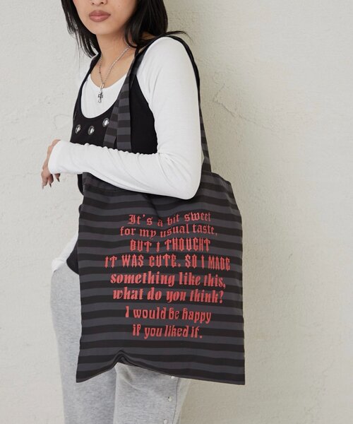 WHO'S WHO gallery（フーズフーギャラリー）の「【WEB限定】ASSORTED MESSAGE LOGO TOTE BAG（トートバッグ・レディース・ホワイト系その他/ブラウン/ブラック系その他/チャコールグレー/ブラック・FREE）」の14枚目の写真