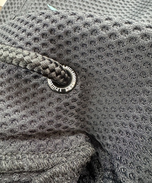 1 piu 1 uguale 3（ウノピゥウノウグァーレトレ）の「1 piu 1 uguale 3/ウノピゥウノウグァーレトレ/別注メッシュ パンツ（その他パンツ・メンズ・ブラック・4）」の5枚目の写真