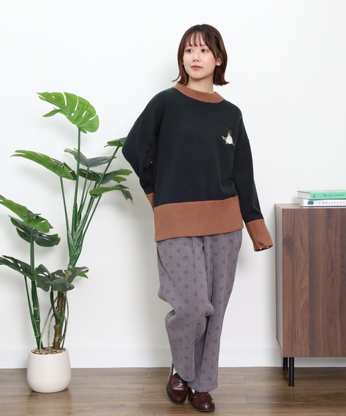 Emago(イマゴ)の「EMAGO あざらし刺繍プルオーバー(ニット/セーター・レディース・グリーン/レッド/杢グレー・FREE)」の17枚目の写真